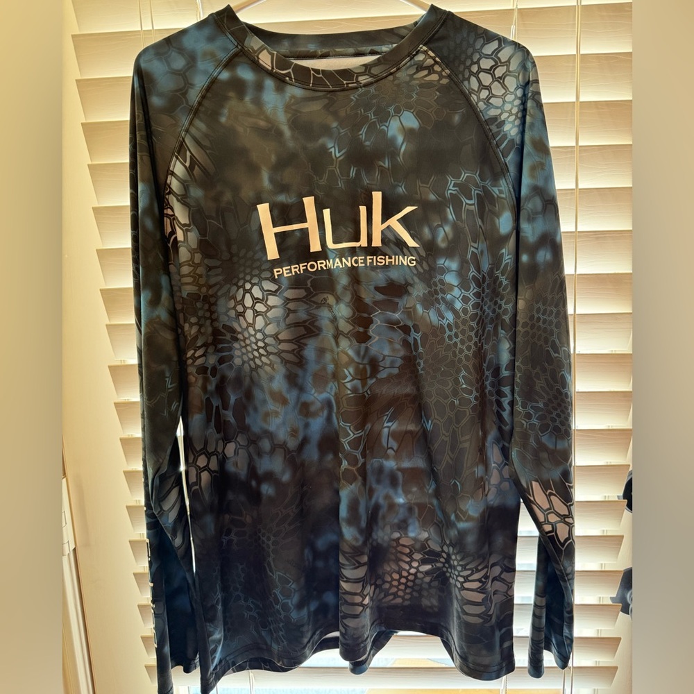 SOLD Huk Performance Fishing Shirt